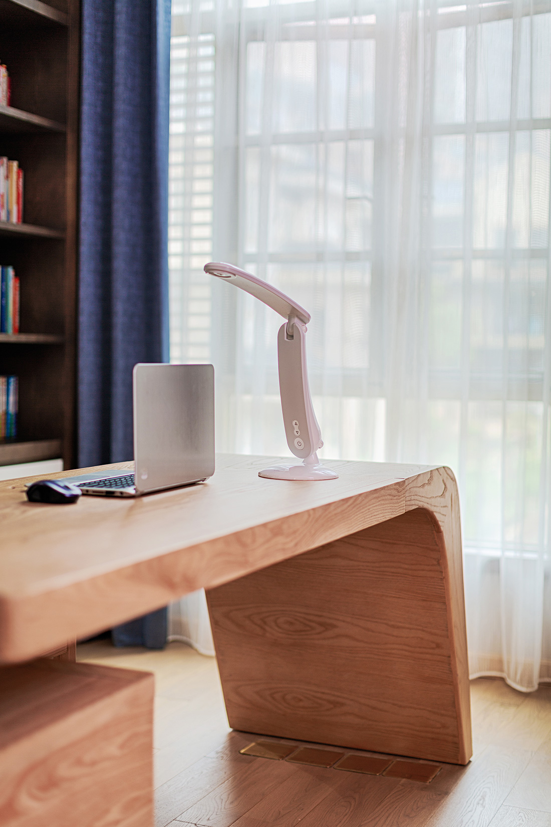 公園大地聯排別墅書房裝修設計-